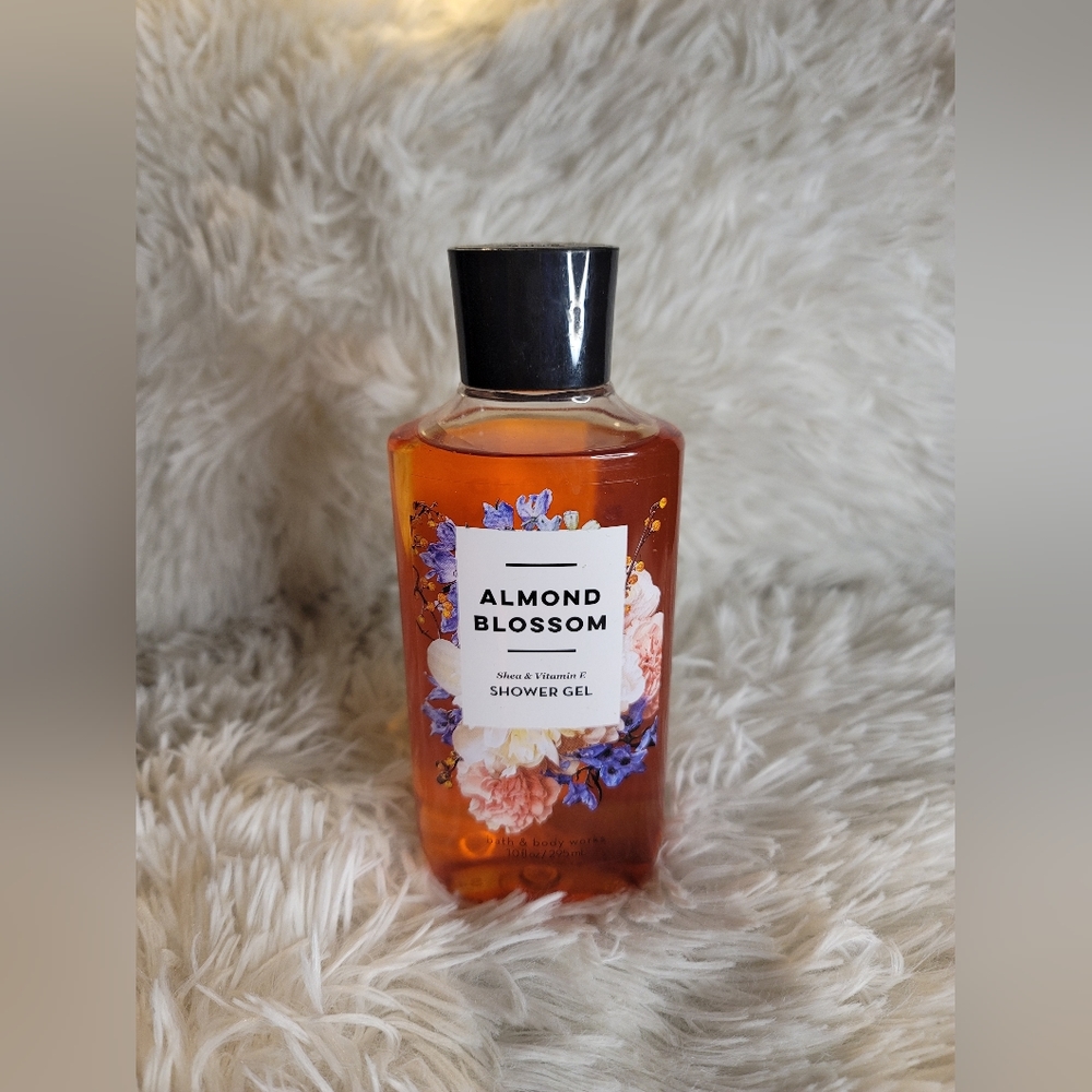 Bath and Body Works Almond Blossom Shea and Vitamin E Shower Gel